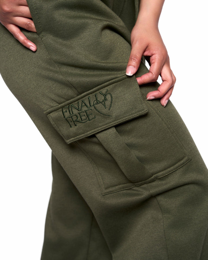 The Finally Free Essential Set (Olive)